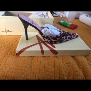 Brand new leather pink leopard heel mules sz 10